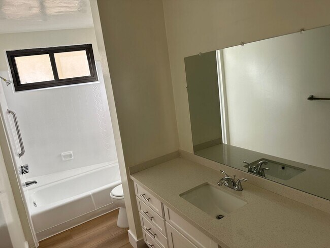 Building Photo - p7700