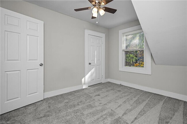 Building Photo - 229 Woodview Ave