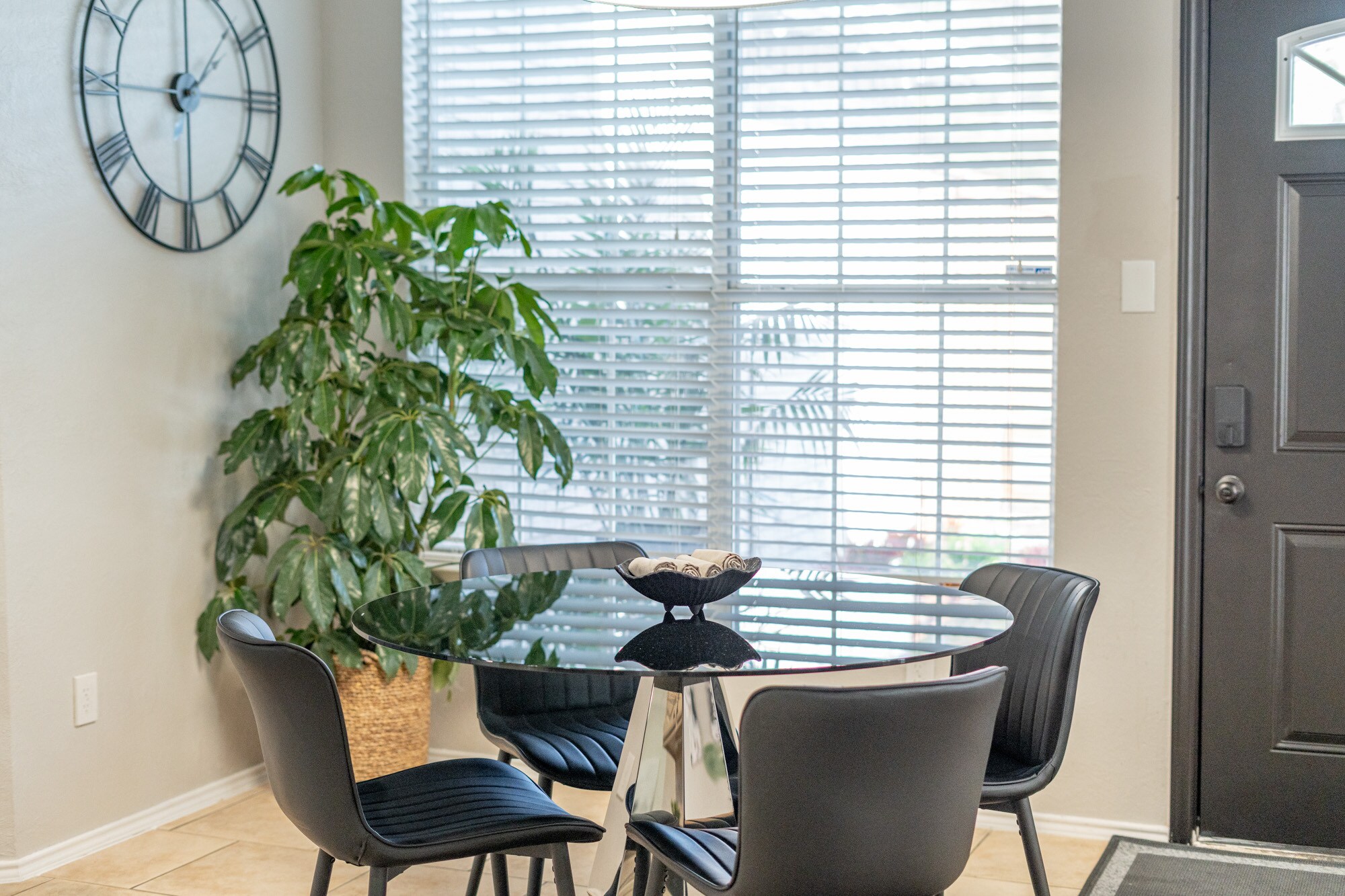 Breakfast Nook - 707 Cottonwood Bend Dr