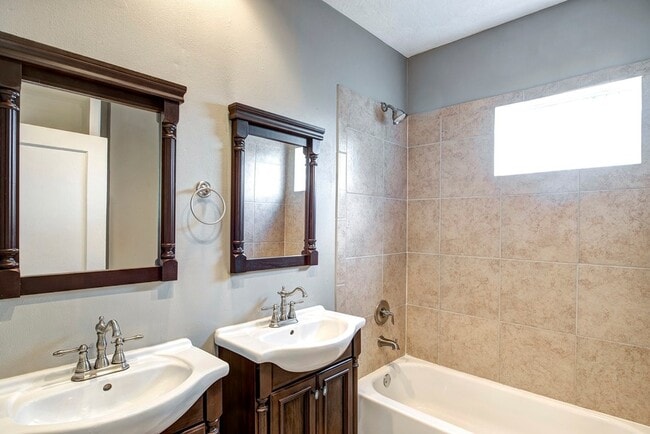 Building Photo - 1135 Woodland St