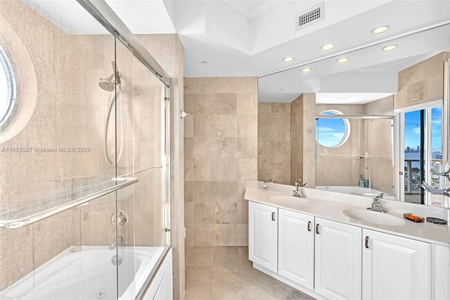 Building Photo - 7330 Ocean Terrace