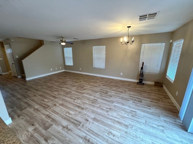 Building Photo - Charming 3 Bed/3Bath/1Car 2-Story Home nestled in this comfortable northwest community in Walnut ...