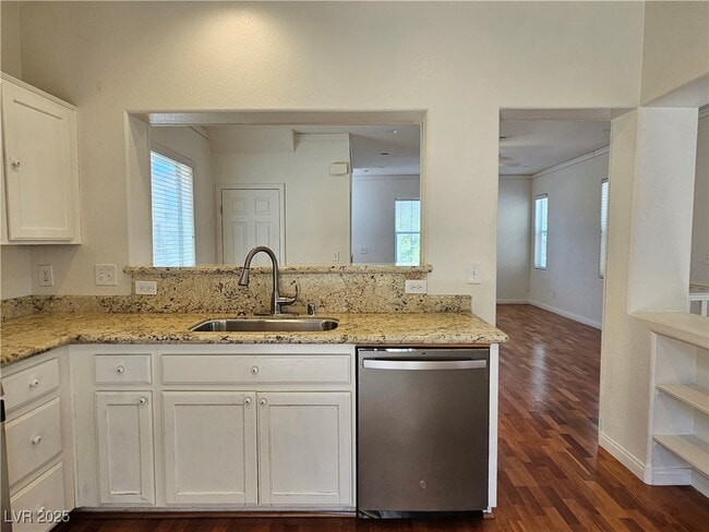 Building Photo - 6636 Weeping Pine St