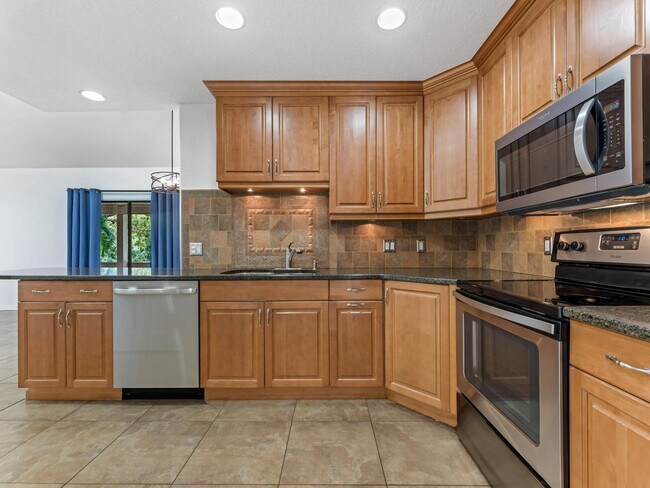 Building Photo - 2228 Bahia Vista St