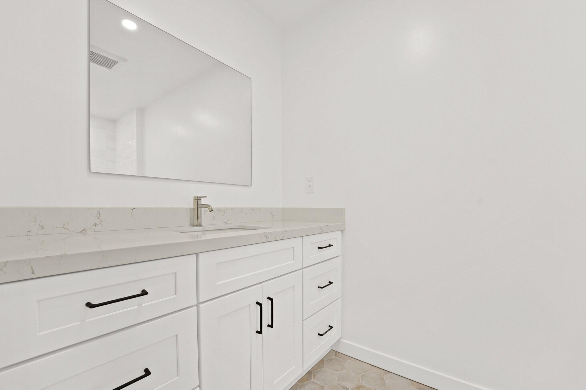 Building Photo - 4425 3rd Ave