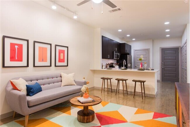 Building Photo - 1102 S Lamar Blvd