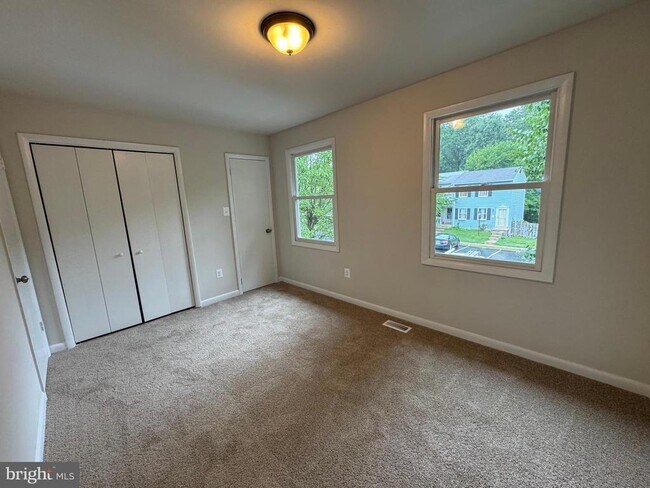 Building Photo - 5140 Redbud Rd
