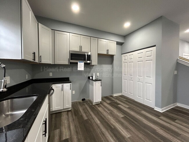 Building Photo - 208 N Guilford Ave