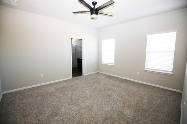 Building Photo - 325 Old Glory Trail