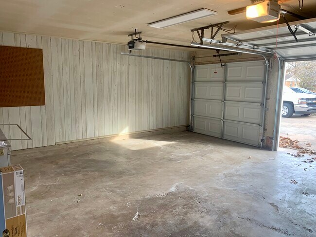 Building Photo - 2304 N Ricketts St