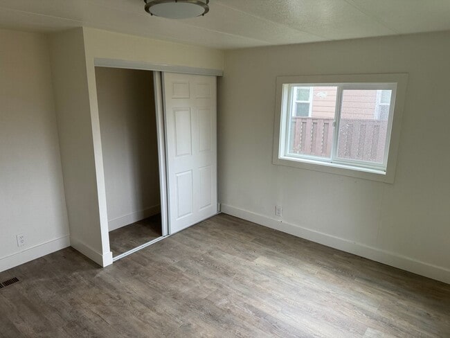 Building Photo - 4997 Morely Loop