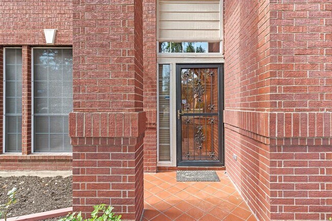 Building Photo - 1601 Chasewood Dr