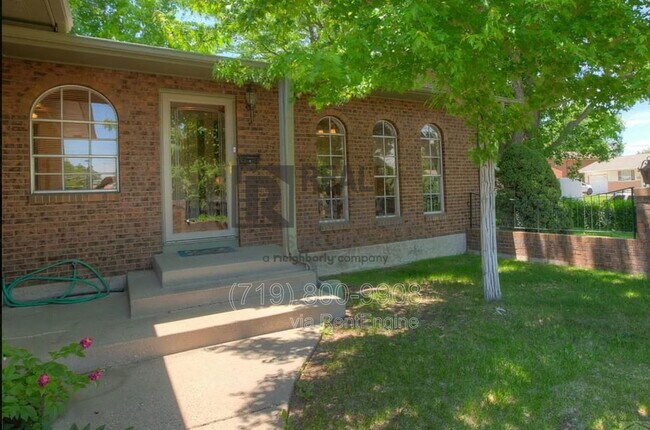 Building Photo - 2541 Taylor Ln