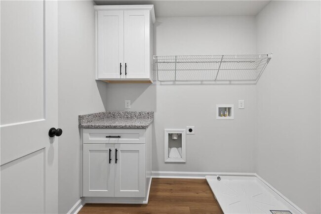 Building Photo - 548 Madison St