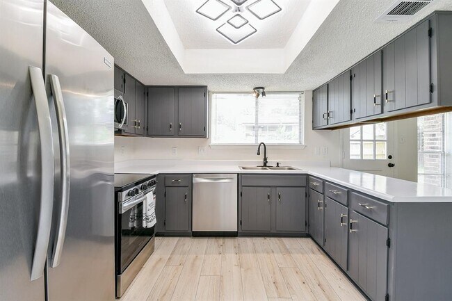 Building Photo - 23938 Spring Mill Ln