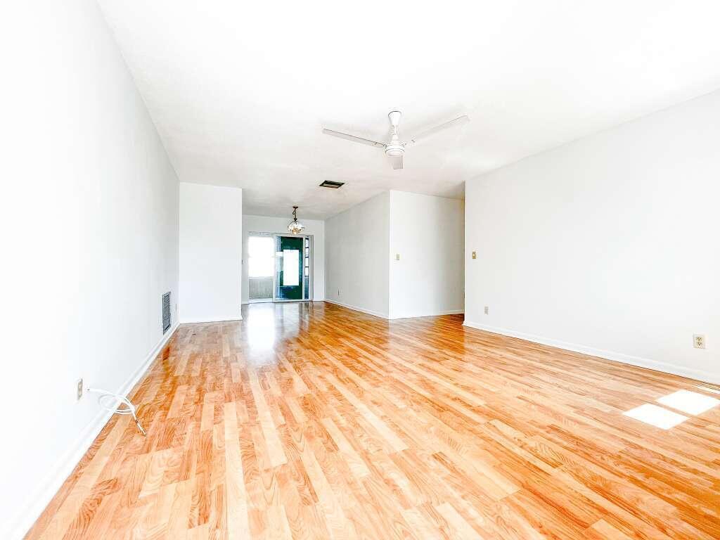 Building Photo - 905 SW 3rd Ave