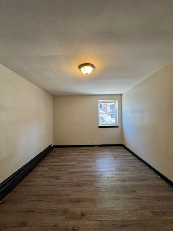 Building Photo - 291 Wainwright St