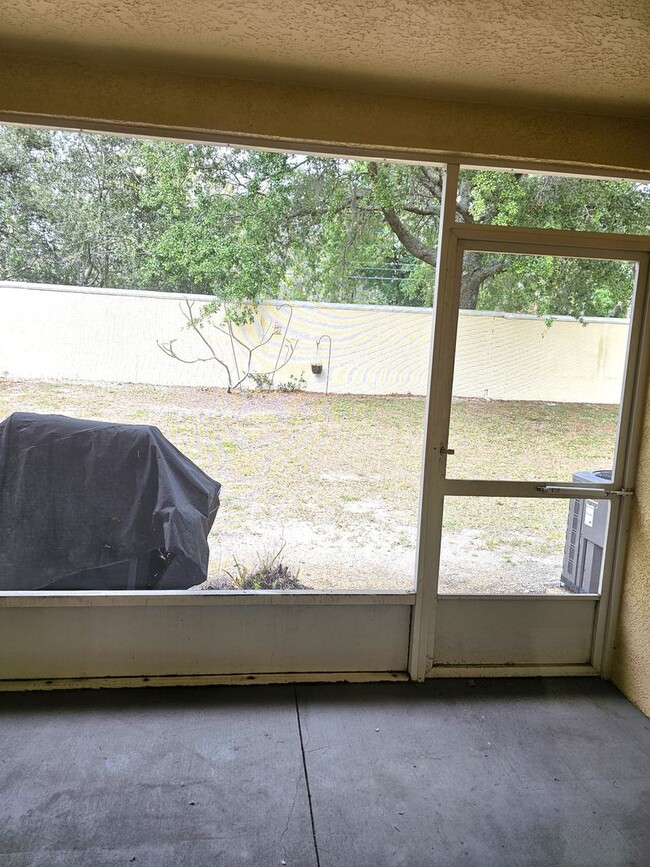 Building Photo - Regency Key Townhouse