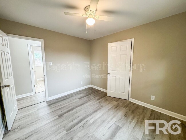 Building Photo - 530 Hillcrest Ave