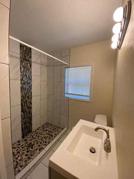 Building Photo - 2225 SW 60th St