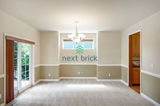 Building Photo - Stunning 3-Bedroom, 3.5-Bathroom Home in Desirable Woodinville