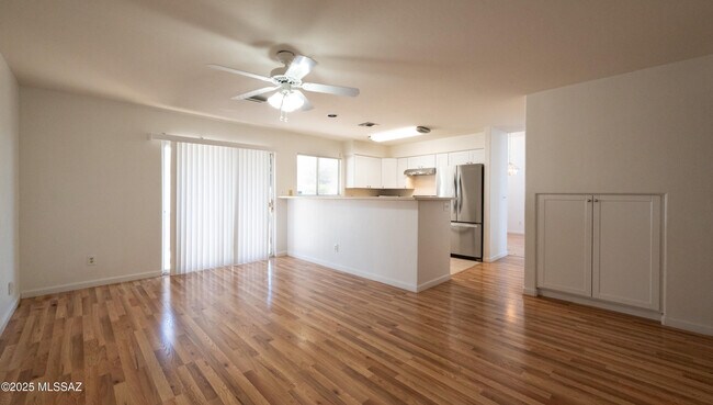 Building Photo - 4339 E Samantha Dr