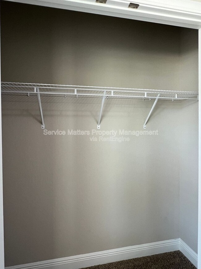 Building Photo - 5330 Parkside Dr