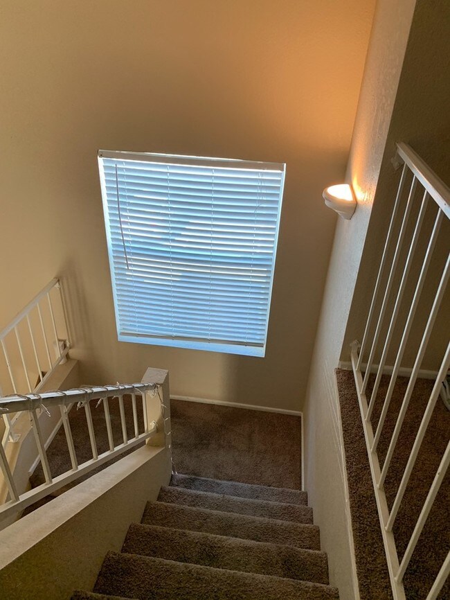 Building Photo - 4828 W Orangewood Ave