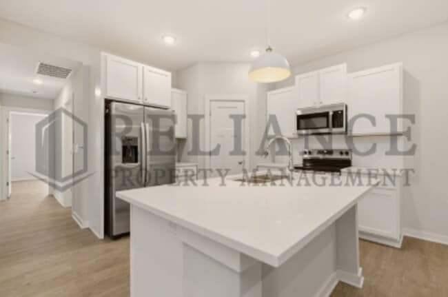 Building Photo - 2422 S Wheatland St