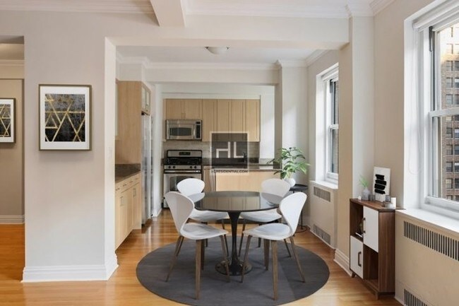 Primary Photo - PARK AVENUE