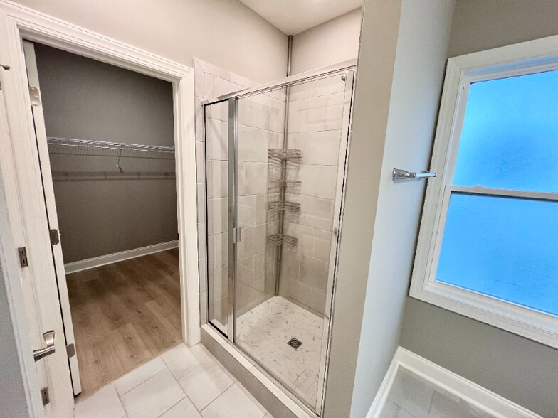 Building Photo - 465 Portsdale Dr
