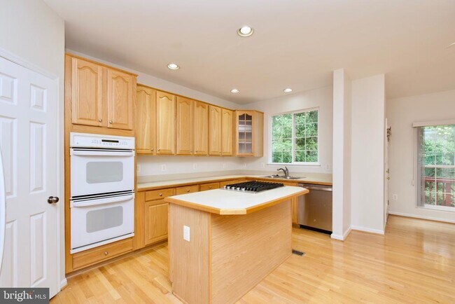 Building Photo - 8393 Jovin Cir