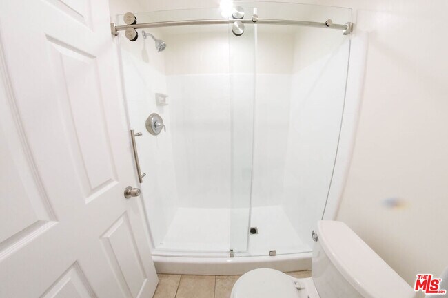 Building Photo - 7758 W 91st St