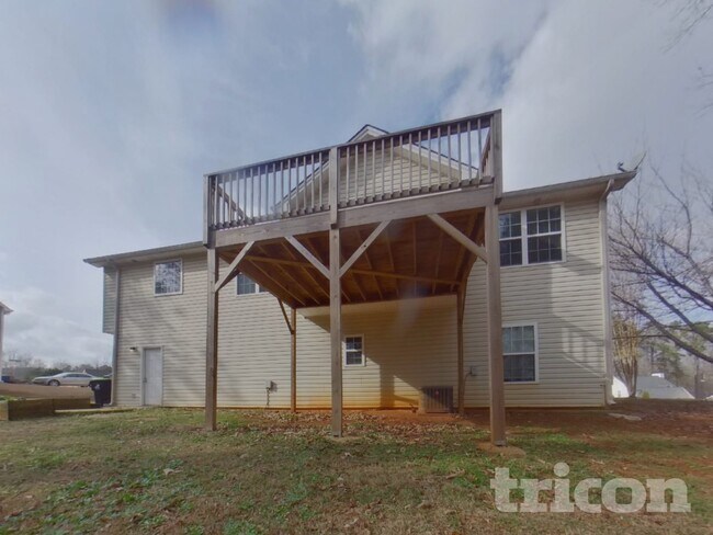 Building Photo - 581 Meadow Spring Dr