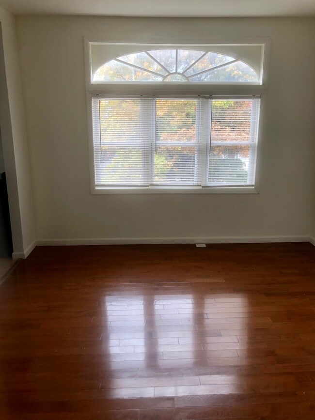 Primary Photo - 3453 14th St NW