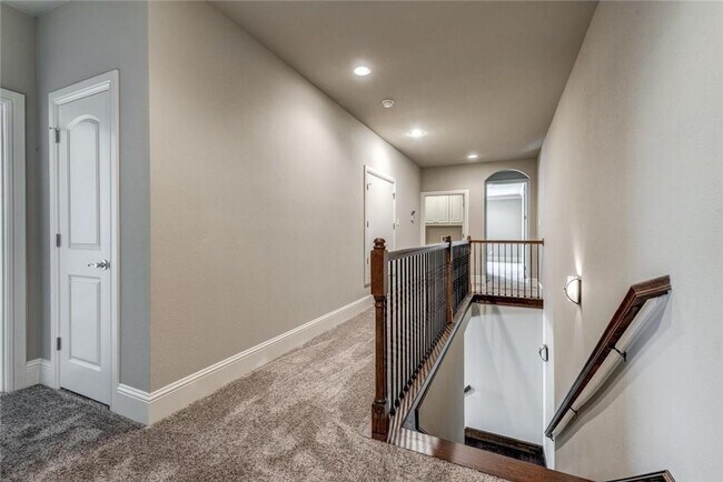 Building Photo - Templeton