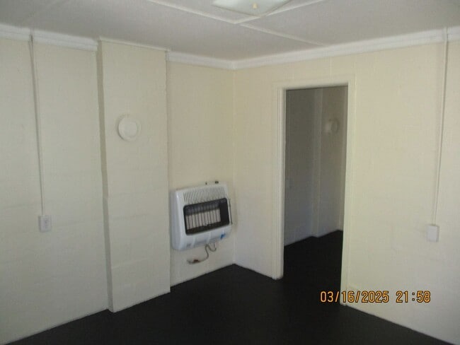 Building Photo - 520 Jefferies Ave