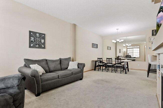 Building Photo - Amenity-Packed Bailey’s Arbor Townhome — Available June 1!
