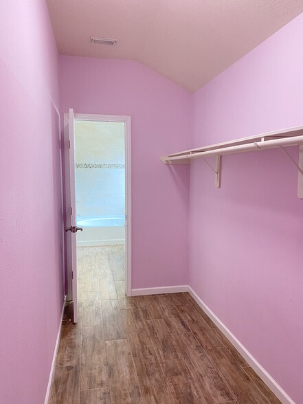 Building Photo - 17802 Oakridge Canyon Ln