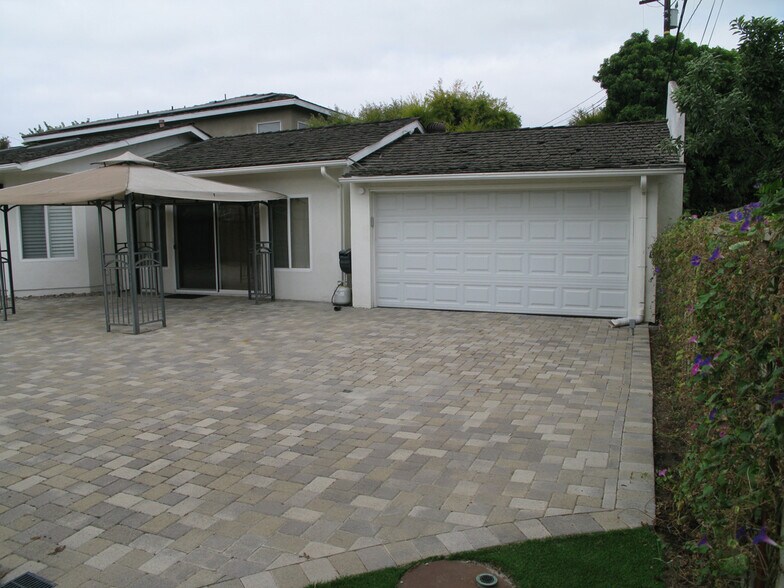 Building Photo - 5137 E Vista Hermosa St