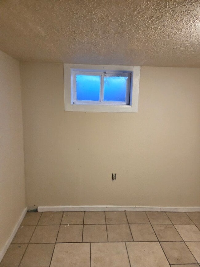 Building Photo - 4847 SE 87th Ave