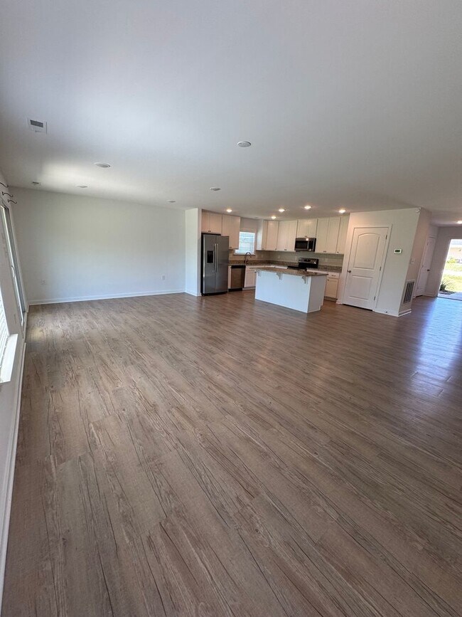 Building Photo - 612 Dripping Spring Dr