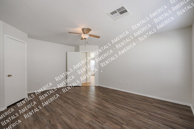 Building Photo - 13421 W Keim Dr