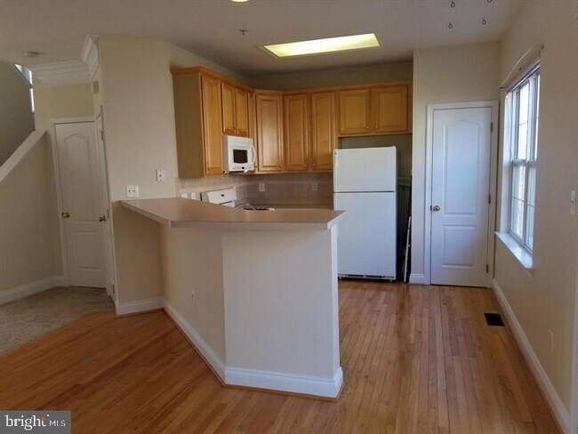 Building Photo - 3834 Watkins Mill Dr