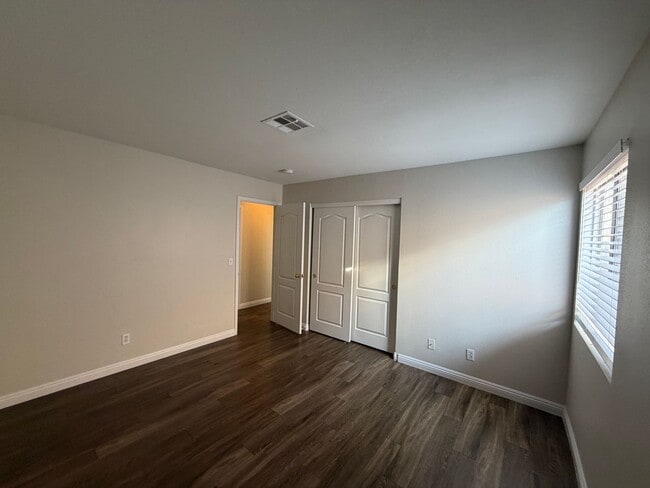 Building Photo - 3 bedroom single story home with no HOA