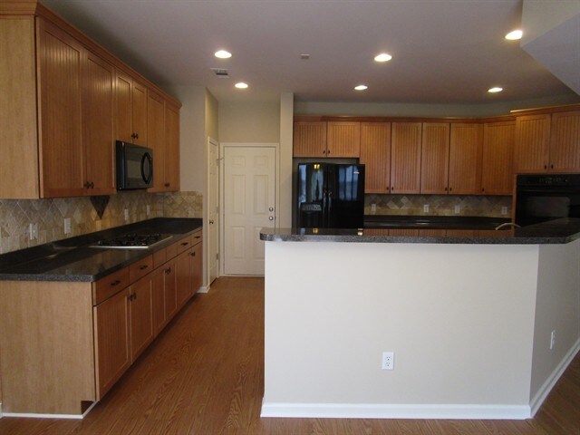 Building Photo - 406 Howell Xing