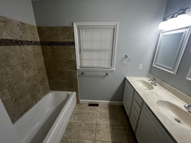 Building Photo - 5bd/2ba NEWLY remodeled brick ranch home. NO CATS.