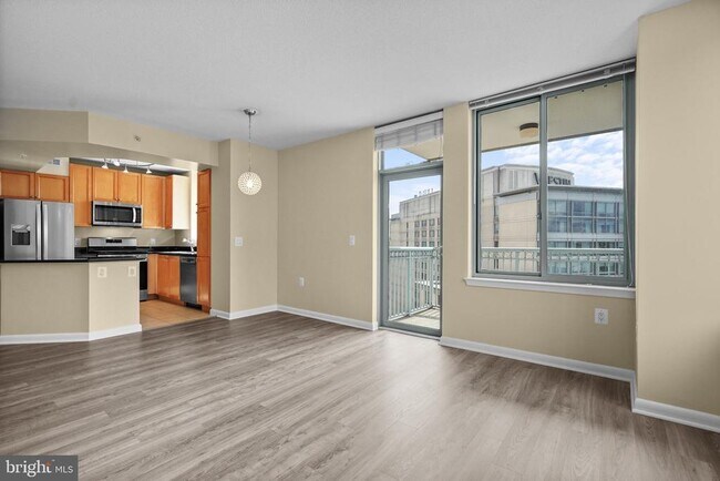 Building Photo - 851 N Glebe Rd