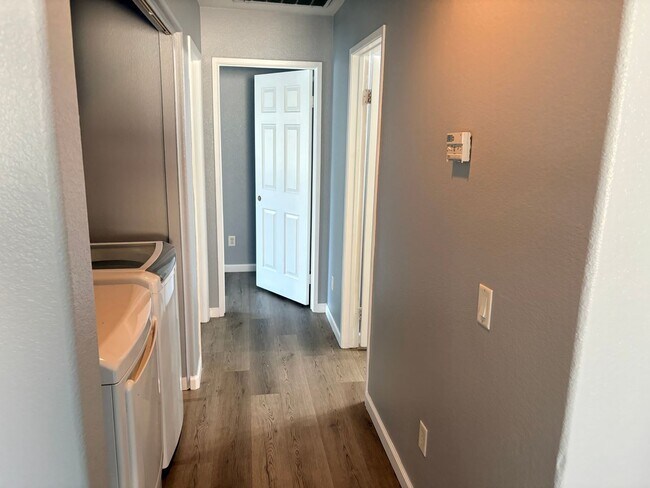Building Photo - 25794 Iris Ave
