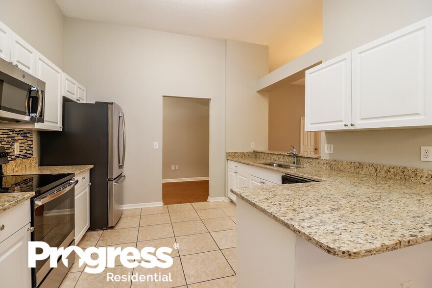 Building Photo - 25017 Hyde Park Blvd